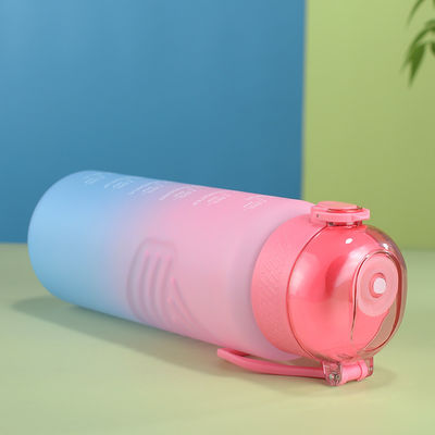 サンプル 1L プラスチック BPA フリー スポーツ ジム 水瓶 時間マーカーとストロー