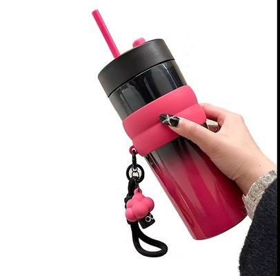 710ml 大容量ステンレスステールカップ サーモスボトル 直接と受け入れられるOEM