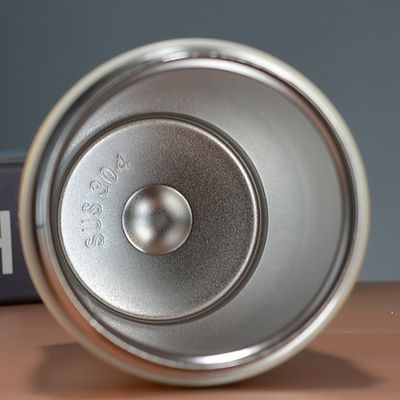 500mlステンレス鋼のコーヒーカップ カーペット付き カスタムロゴ 飲料カップと食品グレードのストロー