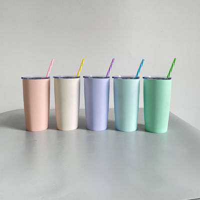 スタッドレスタイヤの二重壁隔熱コーヒーカップ 蓋付き 飲料タンブラー 10oz 20oz
