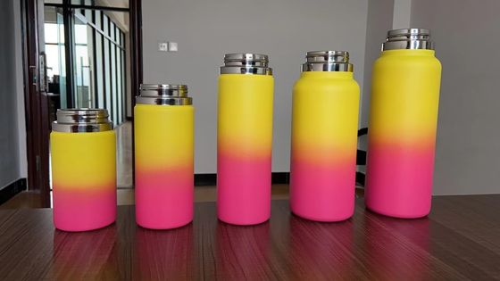 24.0 x 7.4cm 活気のある生活と屋外での冒険のためのステンレス鋼の真空カップ