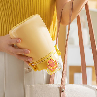 12-24 時間 熱隔熱性能 ストローと蓋付きの水瓶 全員