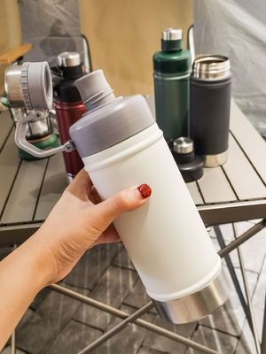 黄色 ステンレス スポーツ 水瓶 BPA フリー バキューム ボトル 18オンス 25オンス 水瓶